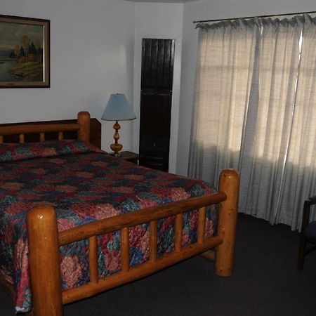 Rainbow Motel Термополис Номер фото