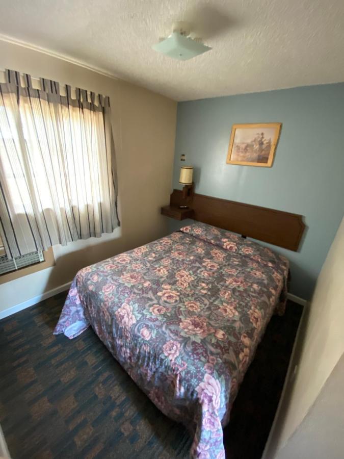 Rainbow Motel Термополис Экстерьер фото